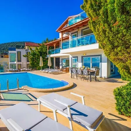 Sleeps 10 With Pool Air Con And Wifi