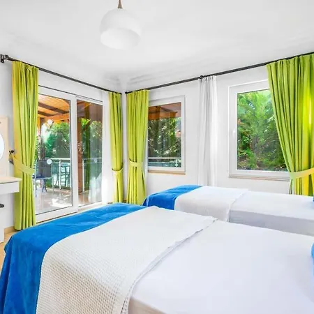 Sleeps 10 With Pool Air Con And Wifi *